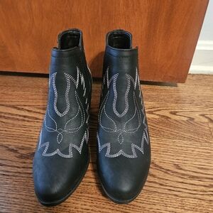 Ankle boots